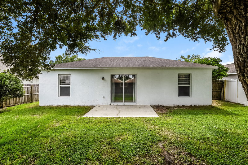 2,170/Mo, 4313 Iveyglen Ave Orlando, FL 32826 Rear View