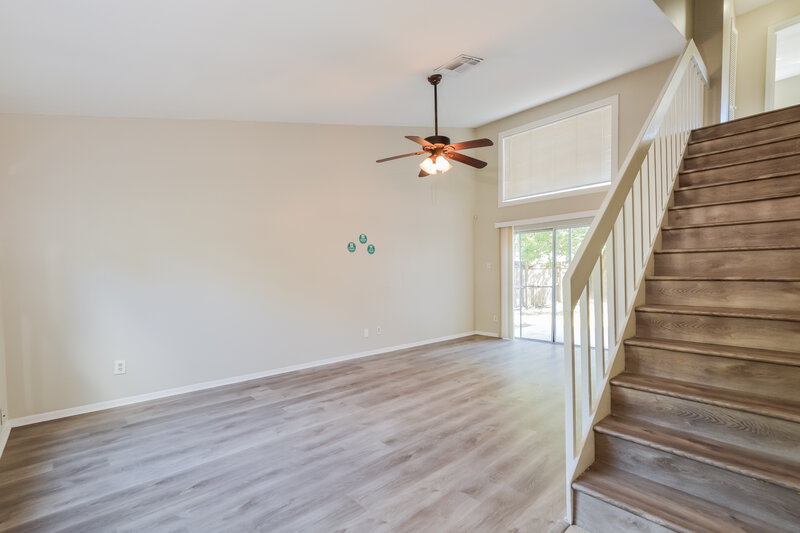 2,050/Mo, 1280 Pin Oak Dr Apopka, FL 32703 Misc View