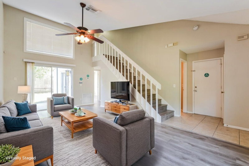 2,050/Mo, 1280 Pin Oak Dr Apopka, FL 32703 Misc View 2