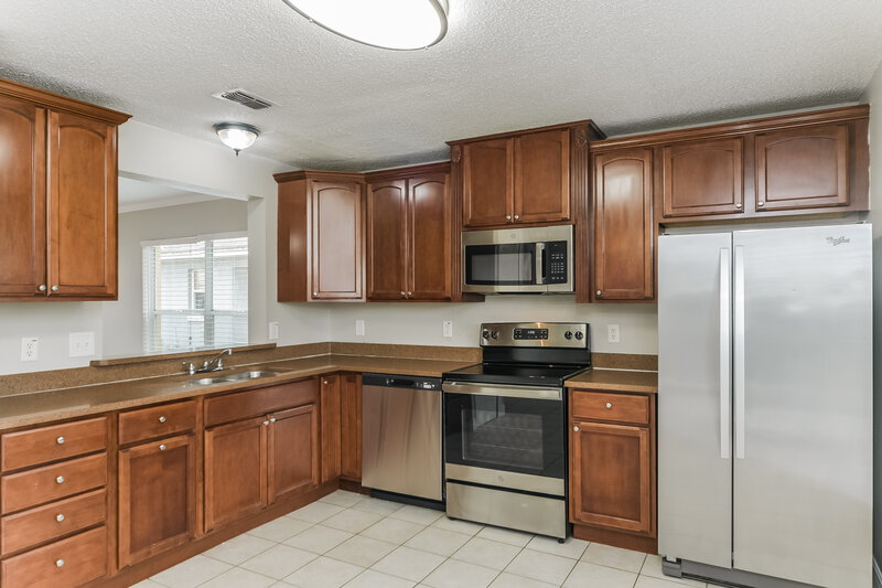 2,395/Mo, 1060 Martin Blvd Orlando, FL 32825 Kitchen View