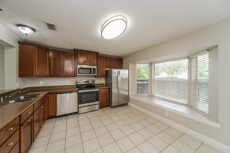 2,395/Mo, 1060 Martin Blvd Orlando, FL 32825 Kitchen View 2