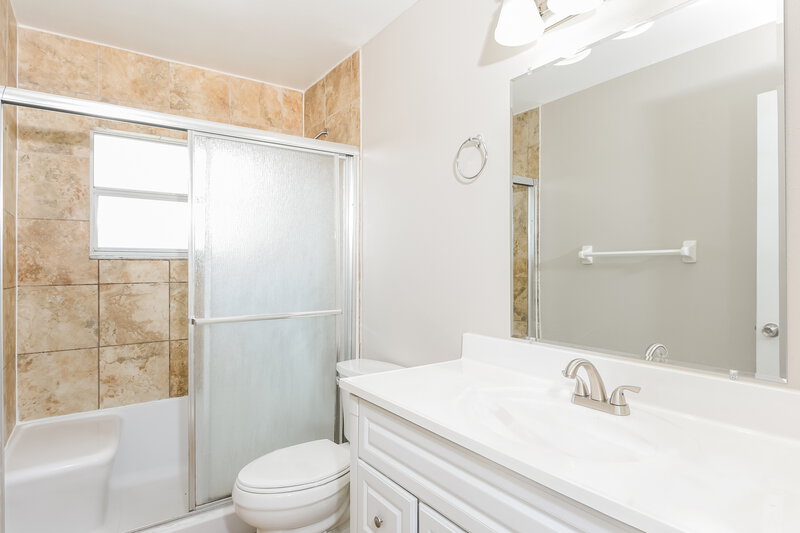 3,920/Mo, 1060 Martin Blvd Orlando, FL 32825 Bathroom View