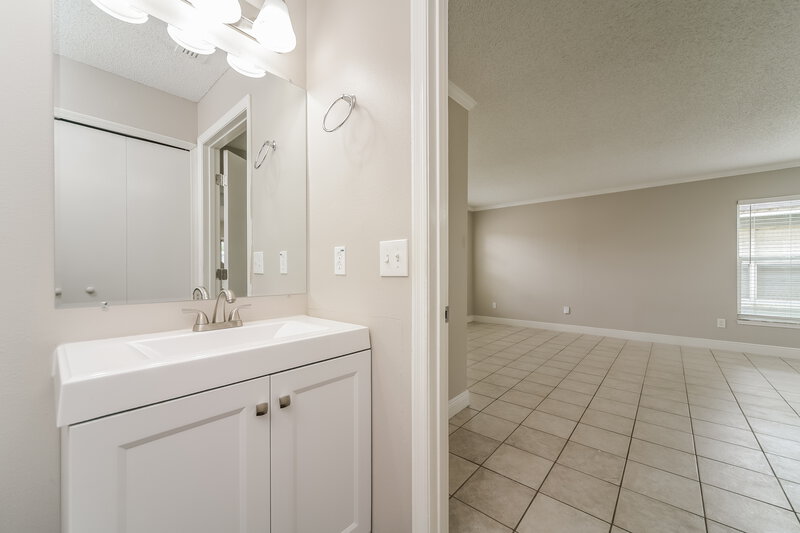 2,395/Mo, 1060 Martin Blvd Orlando, FL 32825 Bathroom View 2