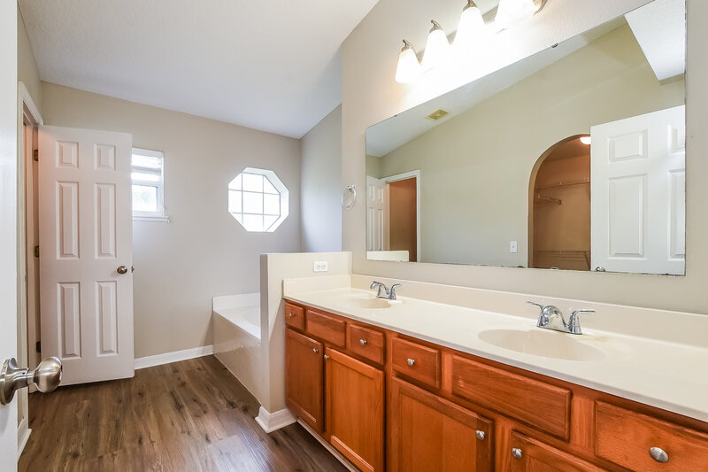 2,490/Mo, 1317 Welch Ridge Ter Apopka, FL 32712 Main Bathroom View