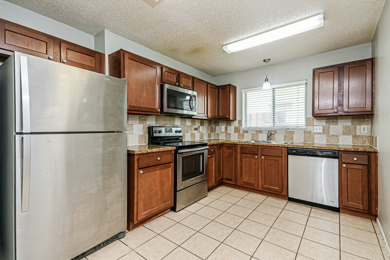 2,020/Mo, 3071 Bloomsbury Dr Kissimmee, FL 34747 Kitchen View