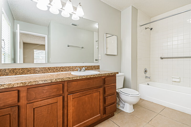 2,020/Mo, 3071 Bloomsbury Dr Kissimmee, FL 34747 Main Bathroom View