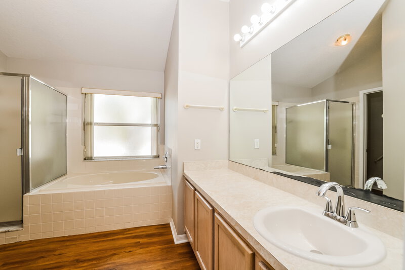 2,220/Mo, 2341 Cobblefield Cir Apopka, FL 32703 Main Bathroom View