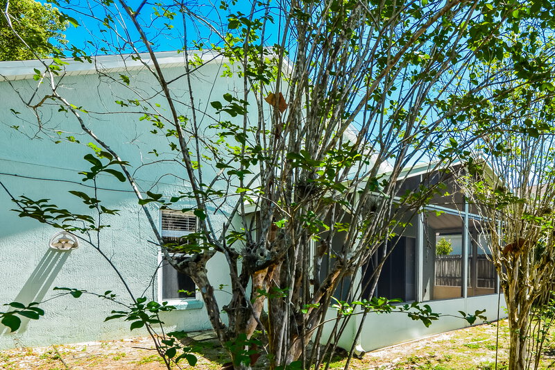 2,220/Mo, 2341 Cobblefield Cir Apopka, FL 32703 Rear View