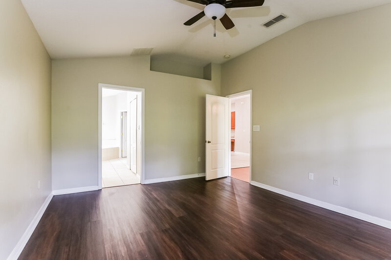 2,430/Mo, 30513 Pga Dr Sorrento, FL 32776 Main Bedroom View 2