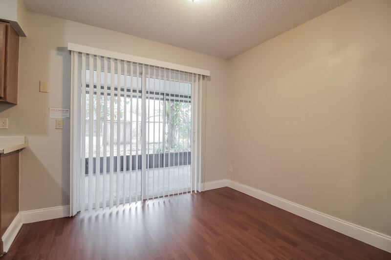 2,405/Mo, 13900 Lena St Orlando, FL 32826 Dining Room View