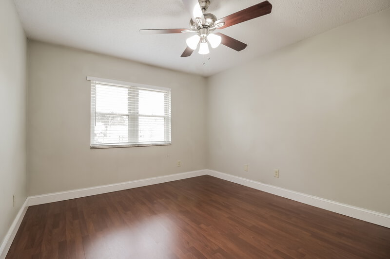 2,405/Mo, 13900 Lena St Orlando, FL 32826 Main Bedroom View 2