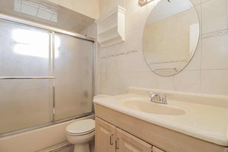 2,405/Mo, 13900 Lena St Orlando, FL 32826 Bathroom View