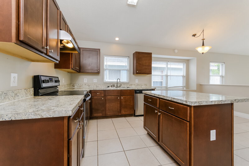 3,920/Mo, 2724 Burwood Ave Orlando, FL 32837 Kitchen View