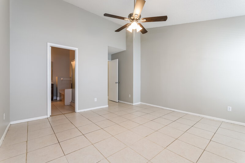 3,920/Mo, 2724 Burwood Ave Orlando, FL 32837 Main Bedroom View 2