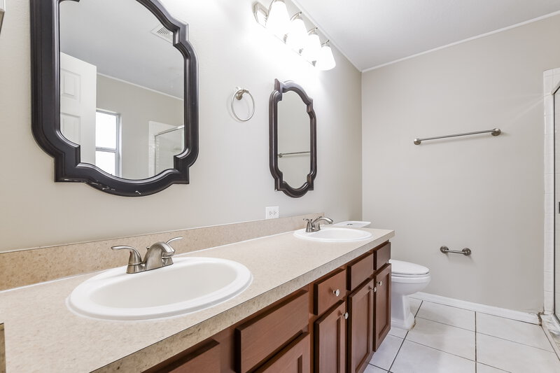 2,205/Mo, 4162 Shadow Creek Cir Oviedo, FL 32765 Main Bathroom View