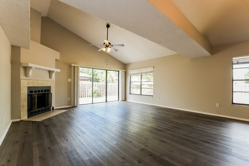 2,370/Mo, 3598 S Saint Lucie Dr Casselberry, FL 32707 Living Room View