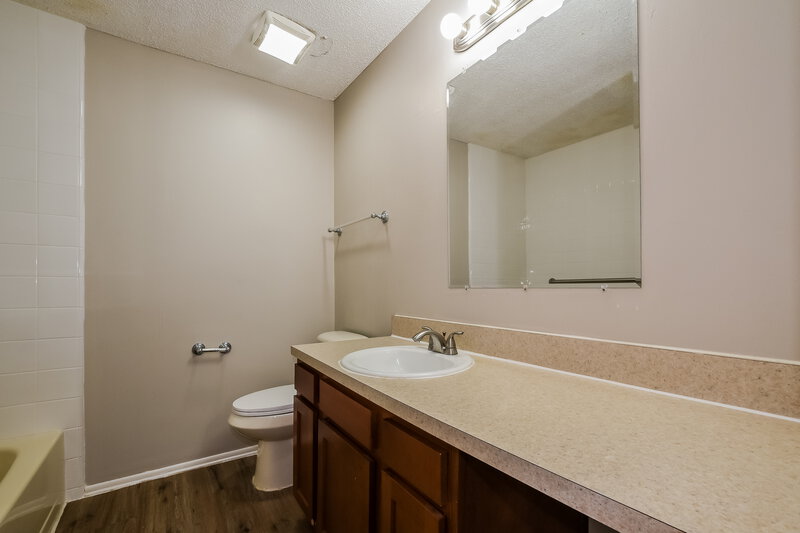 2,370/Mo, 3598 S Saint Lucie Dr Casselberry, FL 32707 Bathroom View 2