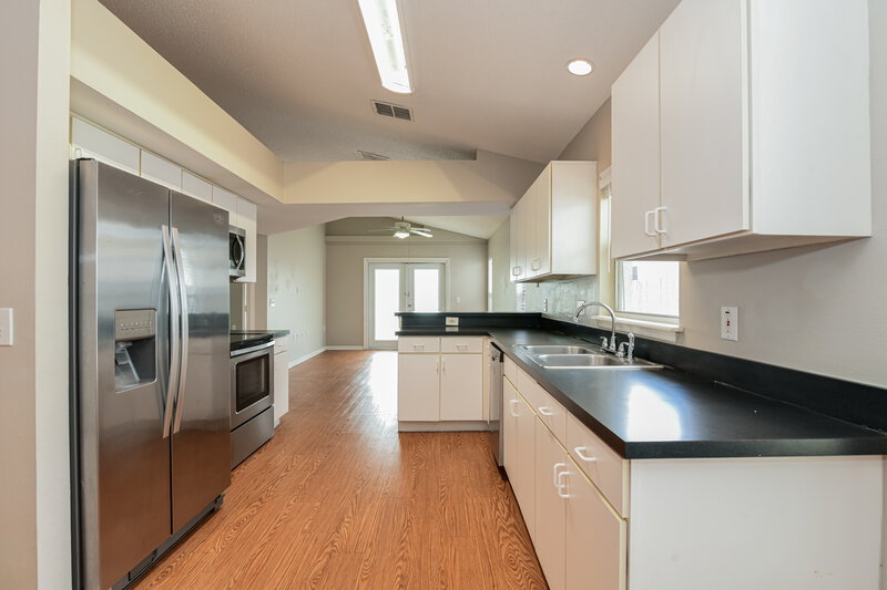 1,905/Mo, 1051 Woodsong Way Clermont, FL 34714 Kitchen View