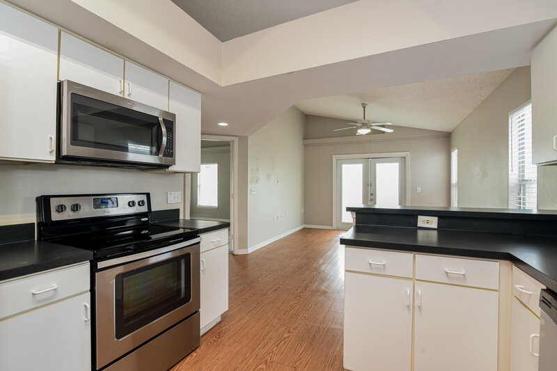 1,905/Mo, 1051 Woodsong Way Clermont, FL 34714 Kitchen View 2