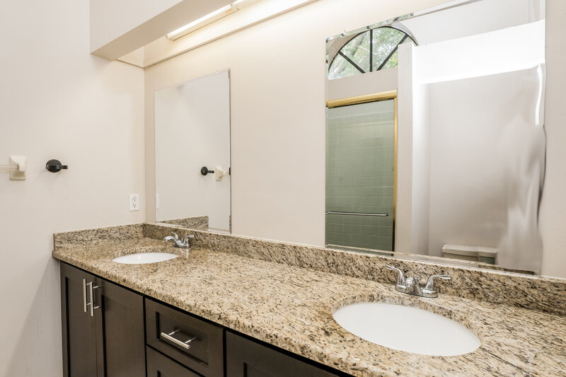 2,755/Mo, 2937 S Horizon Pl Oviedo, FL 32765 Main Bathroom View