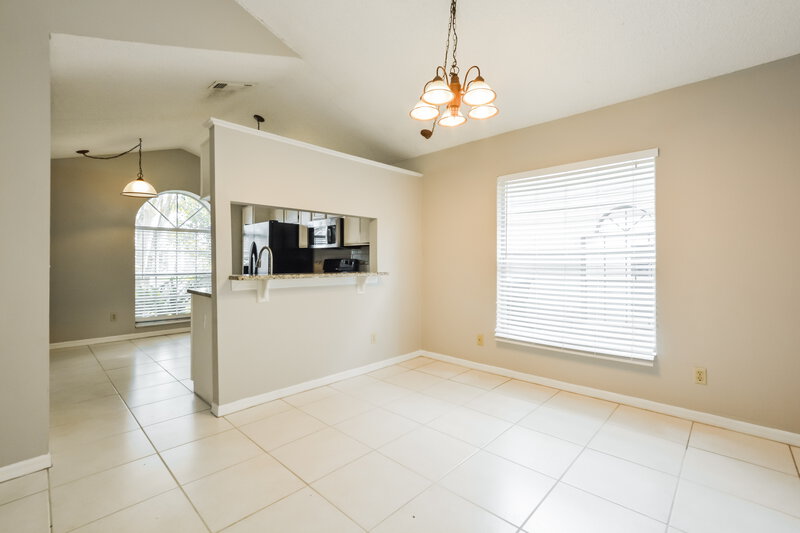 2,100/Mo, 1014 Gotwalt Dr Oviedo, FL 32765 Dining Room View 2