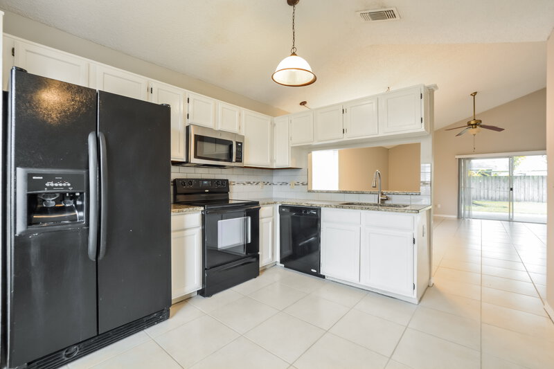 2,100/Mo, 1014 Gotwalt Dr Oviedo, FL 32765 Breakfast Nook View
