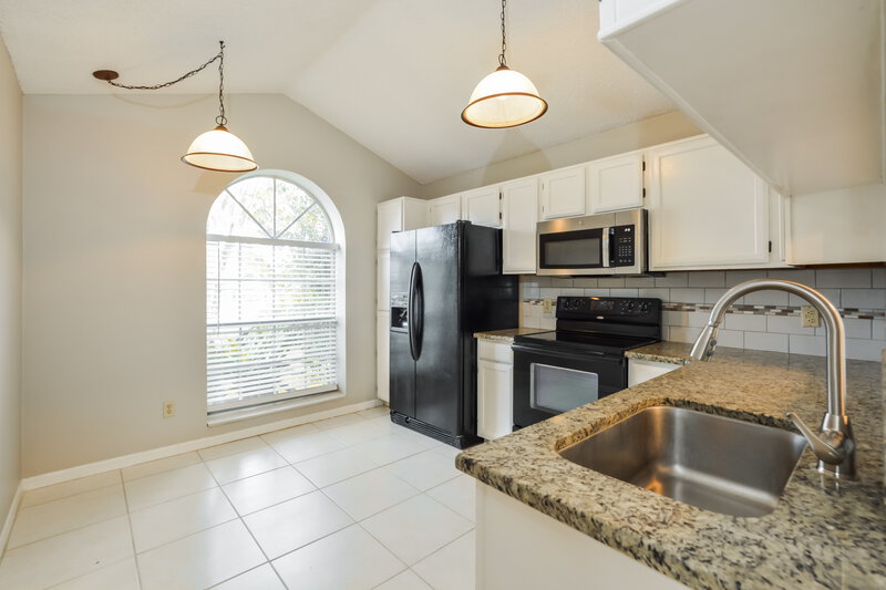 2,100/Mo, 1014 Gotwalt Dr Oviedo, FL 32765 Kitchen View
