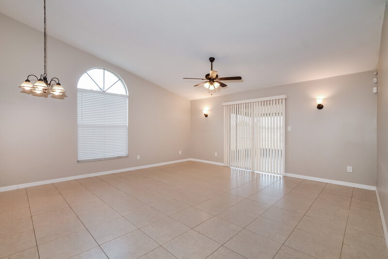 2,255/Mo, 2417 Ginger Mill Blvd Orlando, FL 32837 Living Room View
