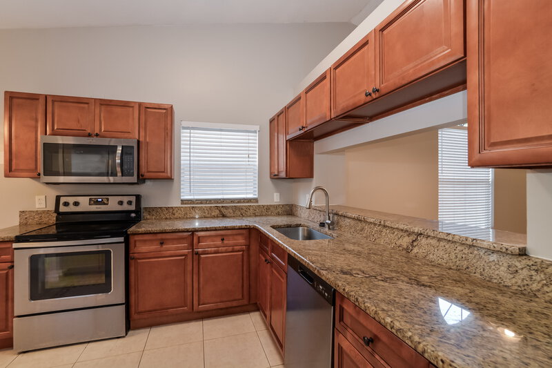 2,255/Mo, 2417 Ginger Mill Blvd Orlando, FL 32837 Kitchen View