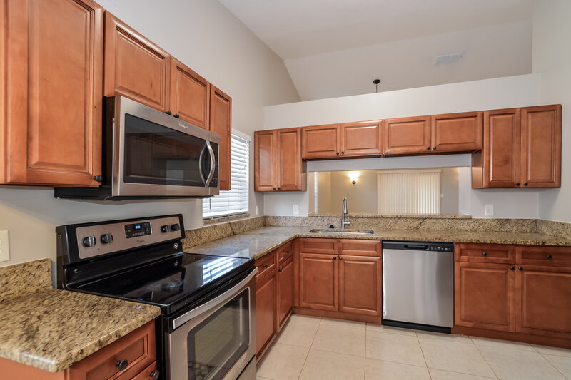 2,255/Mo, 2417 Ginger Mill Blvd Orlando, FL 32837 Kitchen View 2