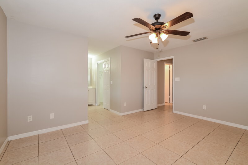 2,255/Mo, 2417 Ginger Mill Blvd Orlando, FL 32837 Main Bedroom View 2