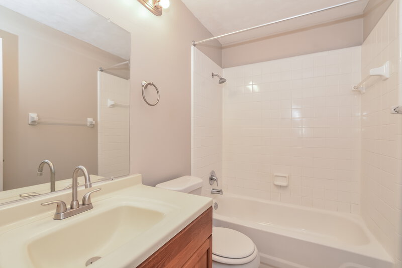 2,255/Mo, 2417 Ginger Mill Blvd Orlando, FL 32837 Bathroom View