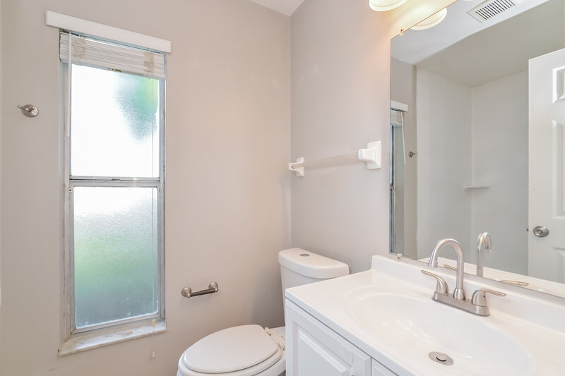 2,255/Mo, 2417 Ginger Mill Blvd Orlando, FL 32837 Bathroom View 2