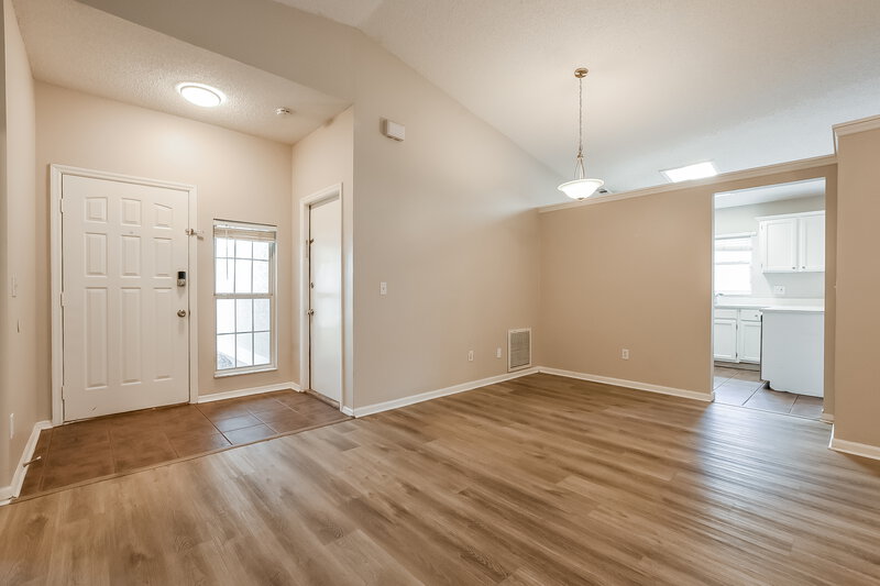 2,325/Mo, 1912 Windsor Oak Dr Apopka, FL 32703 Living Room View 2