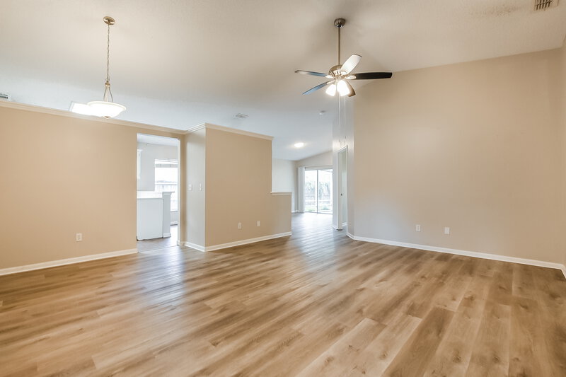 2,325/Mo, 1912 Windsor Oak Dr Apopka, FL 32703 Living Room View 3