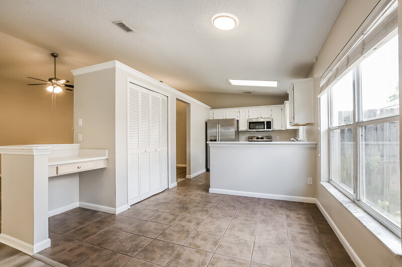 2,325/Mo, 1912 Windsor Oak Dr Apopka, FL 32703 Dining Room View