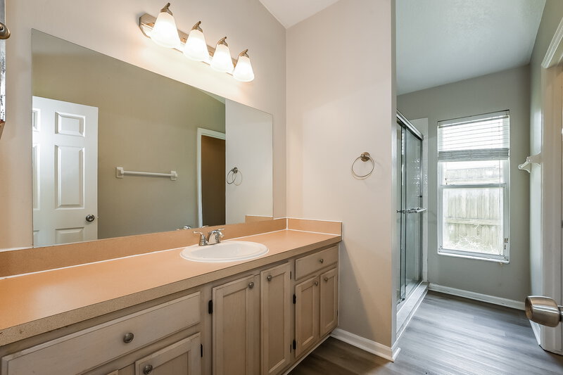 2,325/Mo, 1912 Windsor Oak Dr Apopka, FL 32703 Main Bathroom View