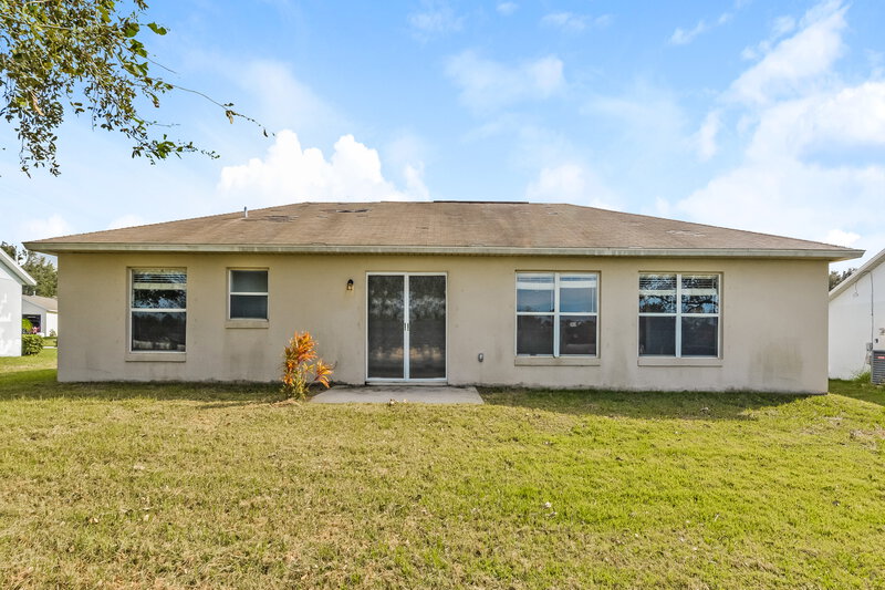 1,965/Mo, 11832 Foxglove Dr Clermont, FL 34711 Rear View