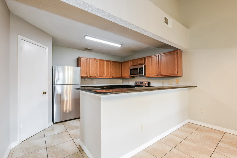 2,490/Mo, 439 E Springtree Way Lake Mary, FL 32746 Kitchen View 2