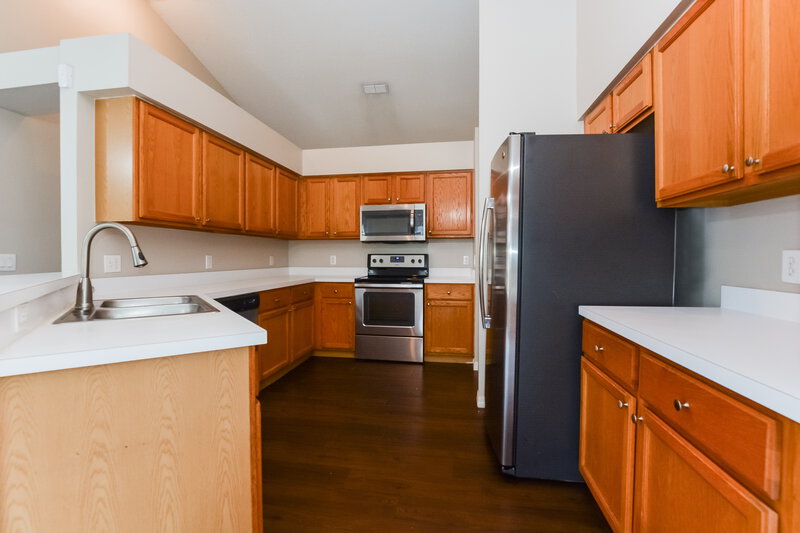 2,045/Mo, 40 N Cervidae Dr Apopka, FL 32703 Kitchen View