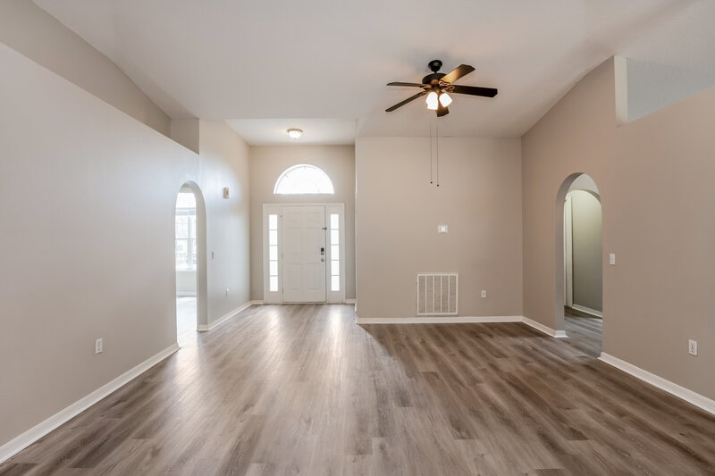 1,830/Mo, 512 Ronshelle Ave Haines City, FL 33844 Living Room View