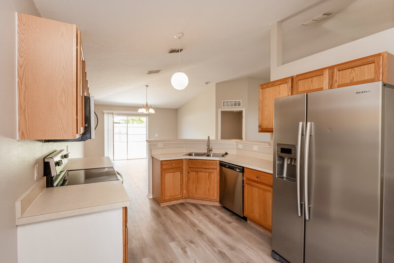 1,830/Mo, 512 Ronshelle Ave Haines City, FL 33844 Kitchen View 2