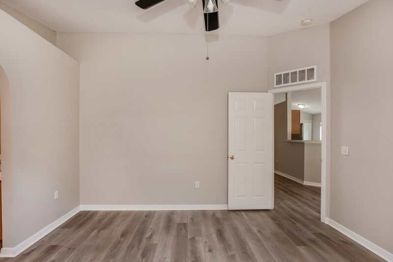 1,830/Mo, 512 Ronshelle Ave Haines City, FL 33844 Main Bedroom View 2