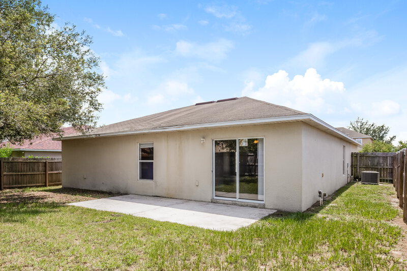 1,830/Mo, 512 Ronshelle Ave Haines City, FL 33844 Rear View