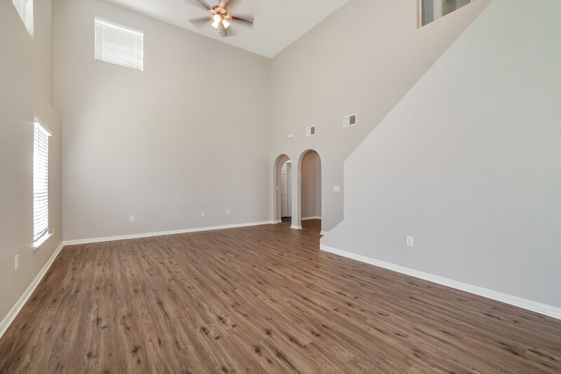 2,055/Mo, 3667 Queens Cove Blvd Winter Haven, FL 33880 Living Room View