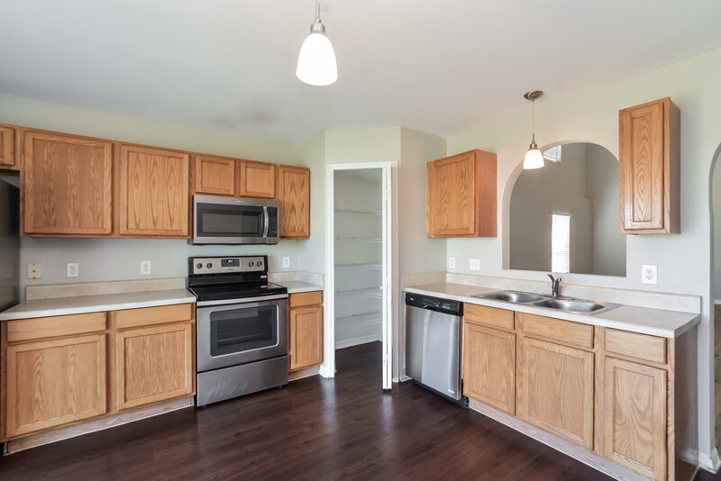 2,055/Mo, 3667 Queens Cove Blvd Winter Haven, FL 33880 Kitchen View