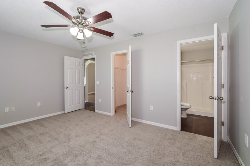 2,055/Mo, 3667 Queens Cove Blvd Winter Haven, FL 33880 Main Bedroom View 2