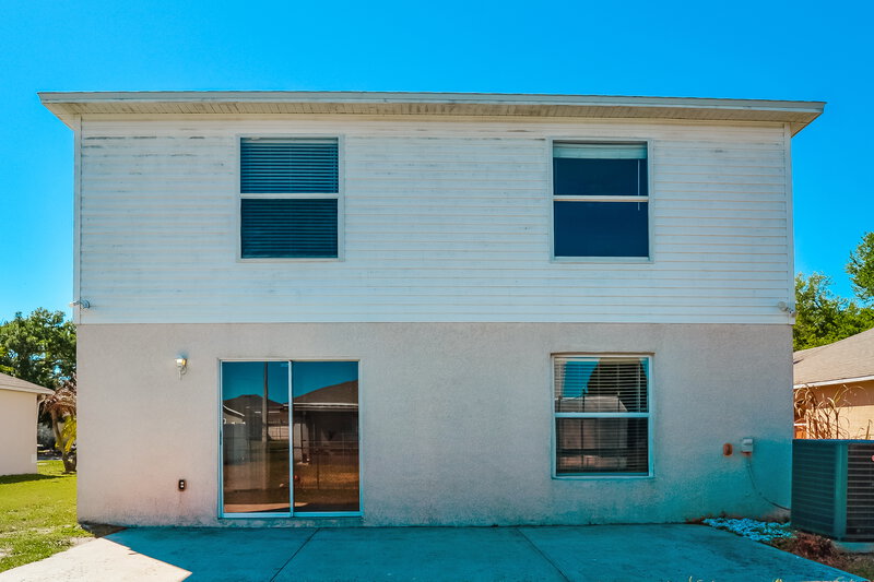 2,055/Mo, 3667 Queens Cove Blvd Winter Haven, FL 33880 Rear View