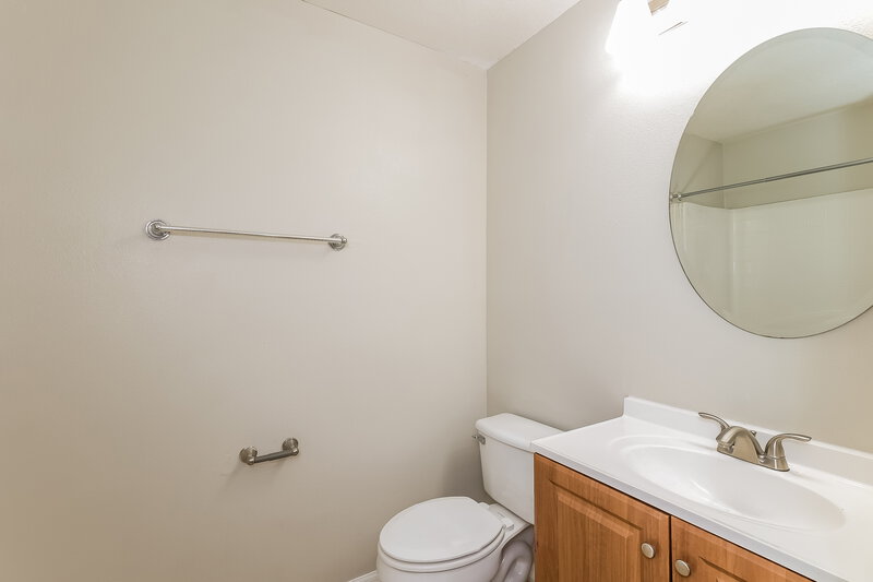 1,795/Mo, 235 Lobelia Dr Davenport, FL 33837 Bathroom View