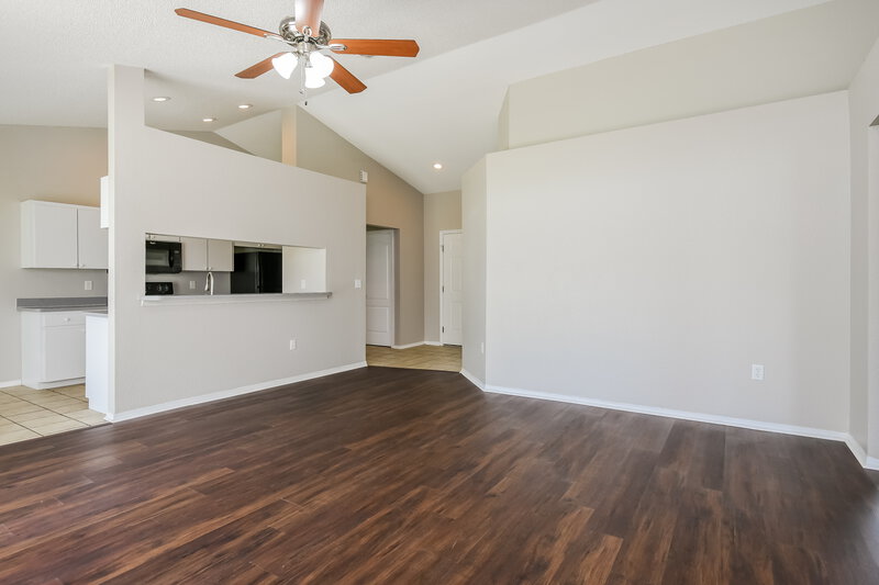 2,000/Mo, 600 Willet Cir Auburndale, FL 33823 Living Room View 2